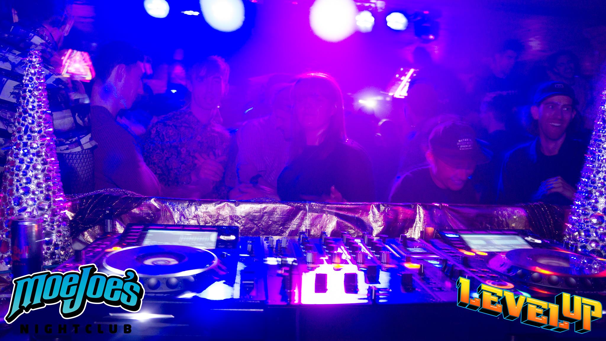 Intro to djing class in Whistler